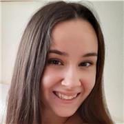 Estudiante universitaria con matrícula de honor en ciencias tecnológicas